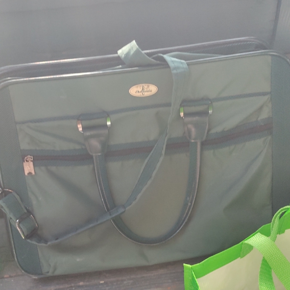 Green Travel Bag